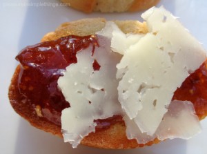 Manchego and fig crostini pleasure in simple things blog